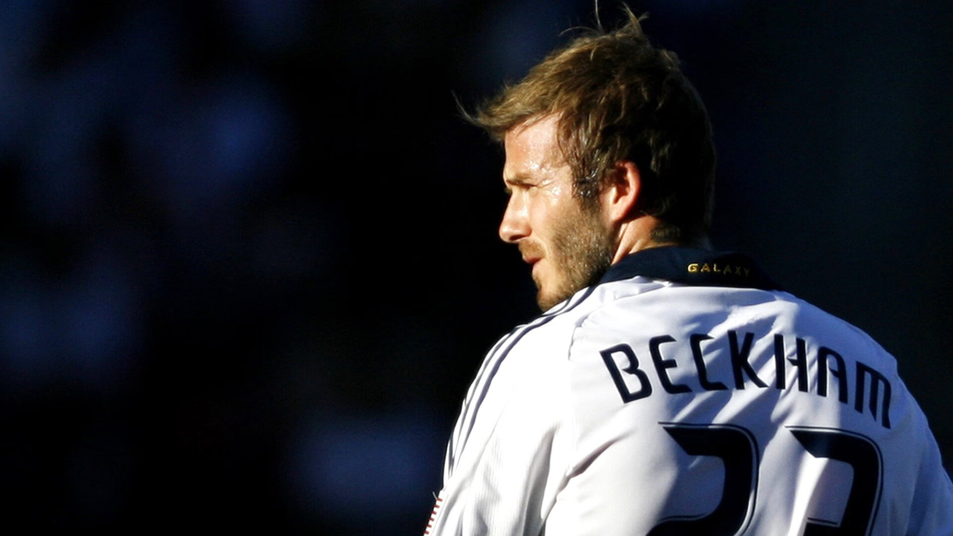 世锦赛最新形势：曼城高居榜首，AC米兰强势追赶，冠军归属成迷