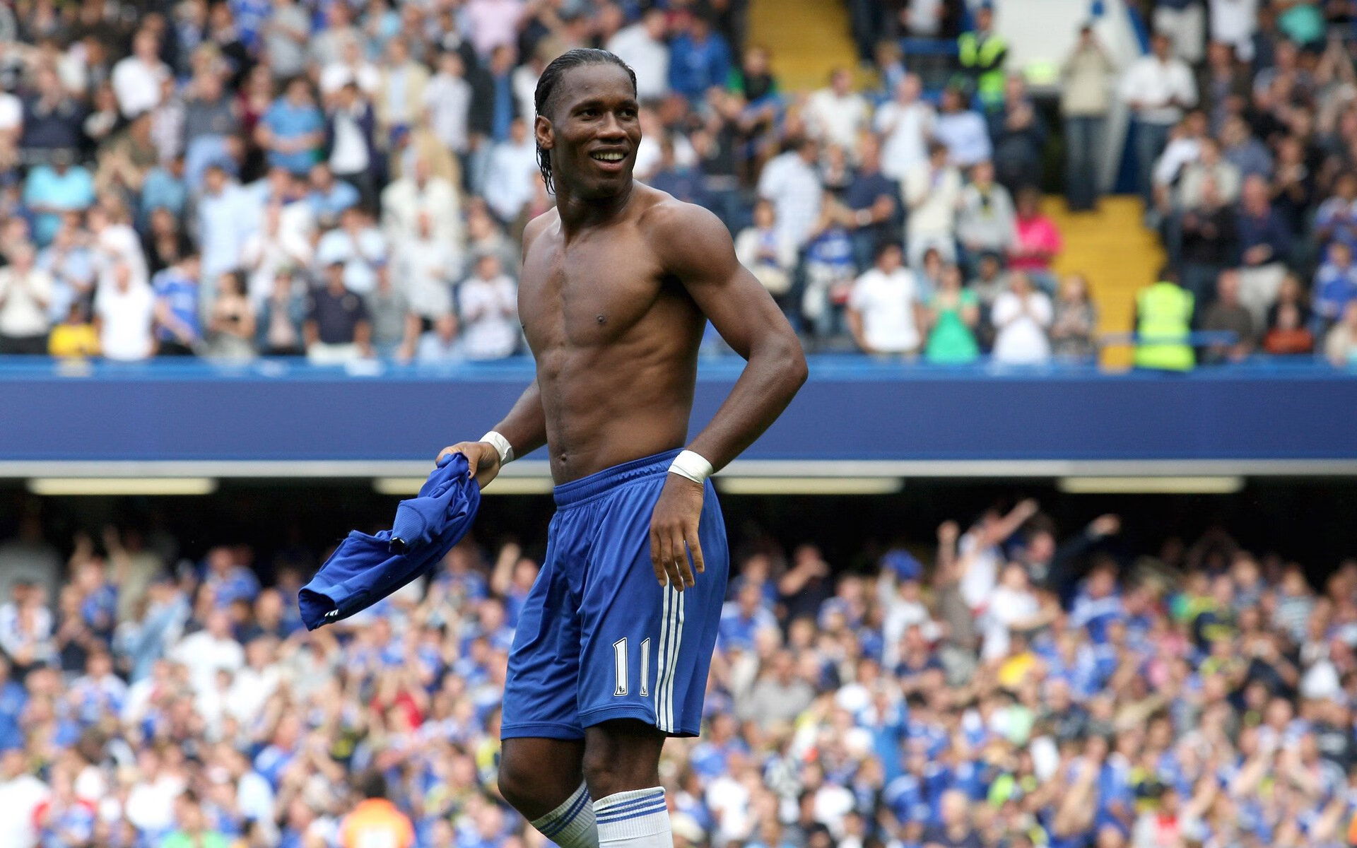 世锦赛最新形势：曼城高居榜首，AC米兰强势追赶，冠军归属成迷